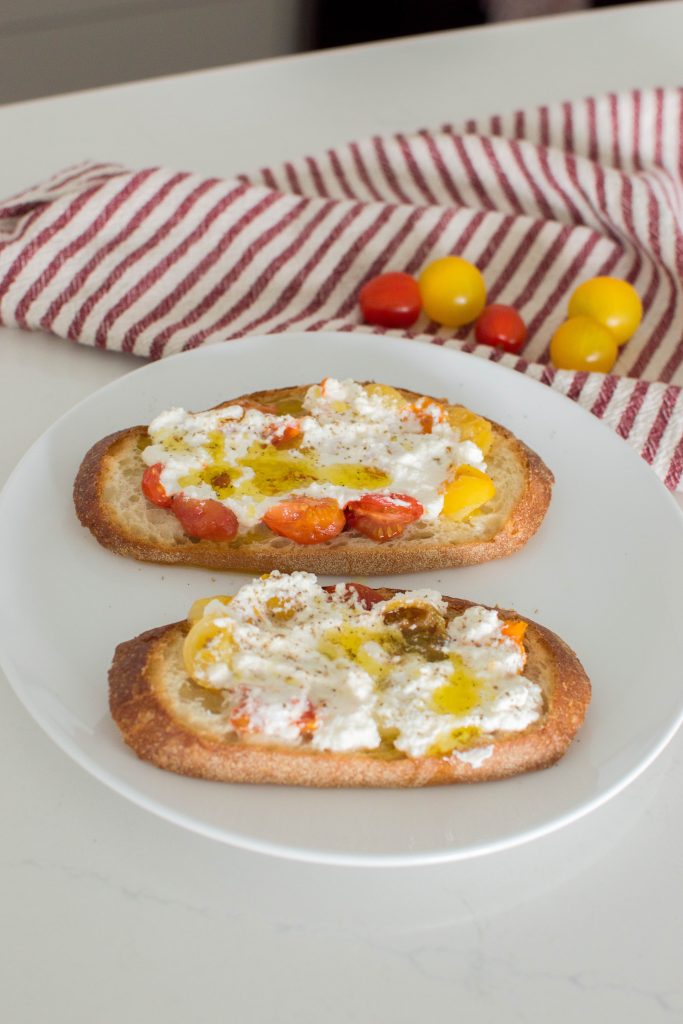 Need an avocado toast alternative? Then you just HAVE to try out this Roasted Tomato and Ricotta Toast!