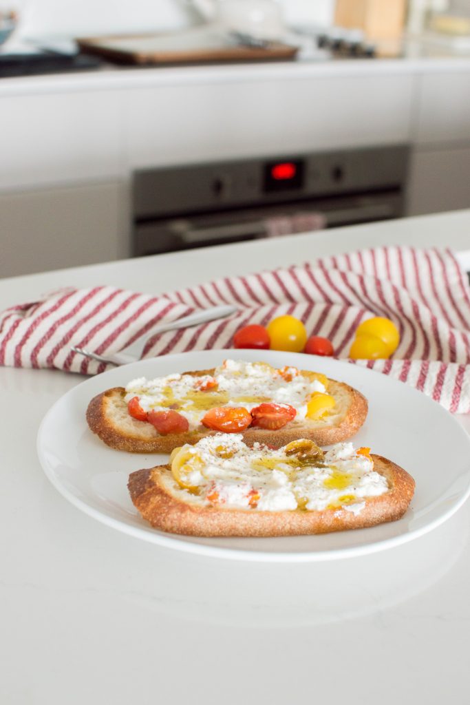 Step aside avo toast! This Roasted Tomato and Ricotta Toast recipe is your next best avocado toast alternative. Full of flavor and simple to whip-up, this recipe makes for the perfect lunch!