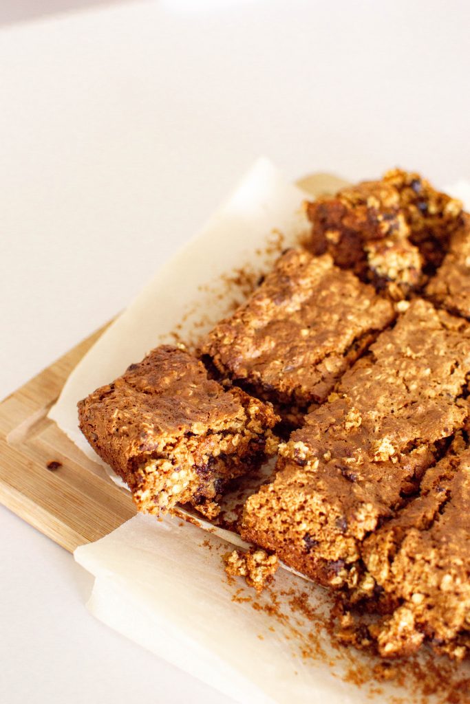 These Cashew Oat Bars are a wonderful alternative to chocolate chip cookies. Made with no granulated sugar, this snack is jam-packed full of flavor.